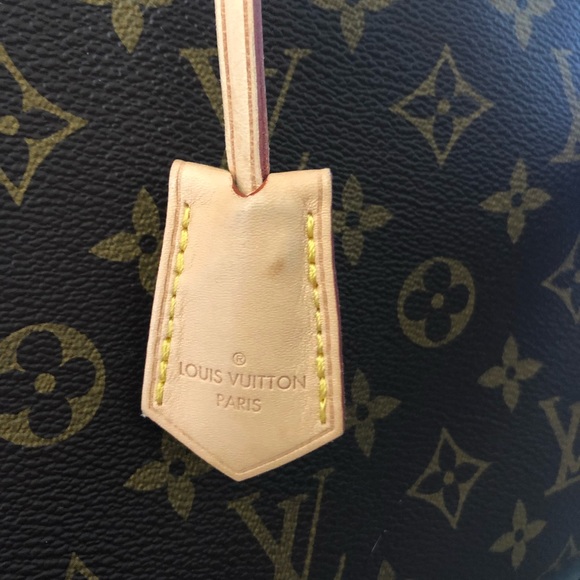 MONTAIGNE MM crossbody - Picture 2 of 8